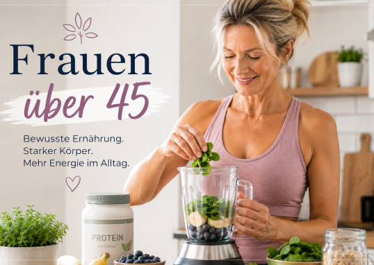 Gesunde Frau über 45 bereitet bewusste Ernährung und Meal Prep in einer modernen Küche vor.