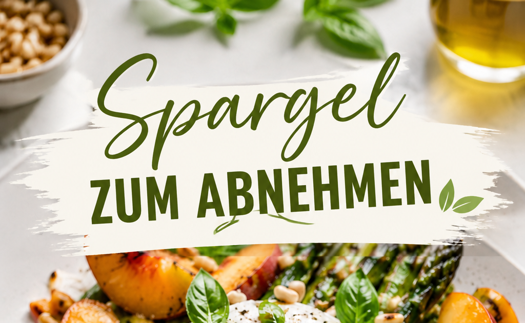 Frau genießt ein gesundes Spargelgericht mit weißem und grünem Spargel, pochiertem Ei, frischen Kräutern und Microgreens in einer hellen Küche. Das leichte, eiweißreiche Frühlingsgericht eignet sich ideal für eine ausgewogene Ernährung und zum Abnehmen.