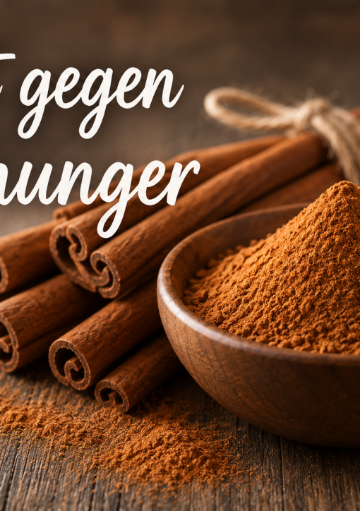 Schale mit gemahlenem Zimt und Zimtstangen auf einem rustikalen Holztisch mit der Aufschrift „Zimt gegen Heißhunger